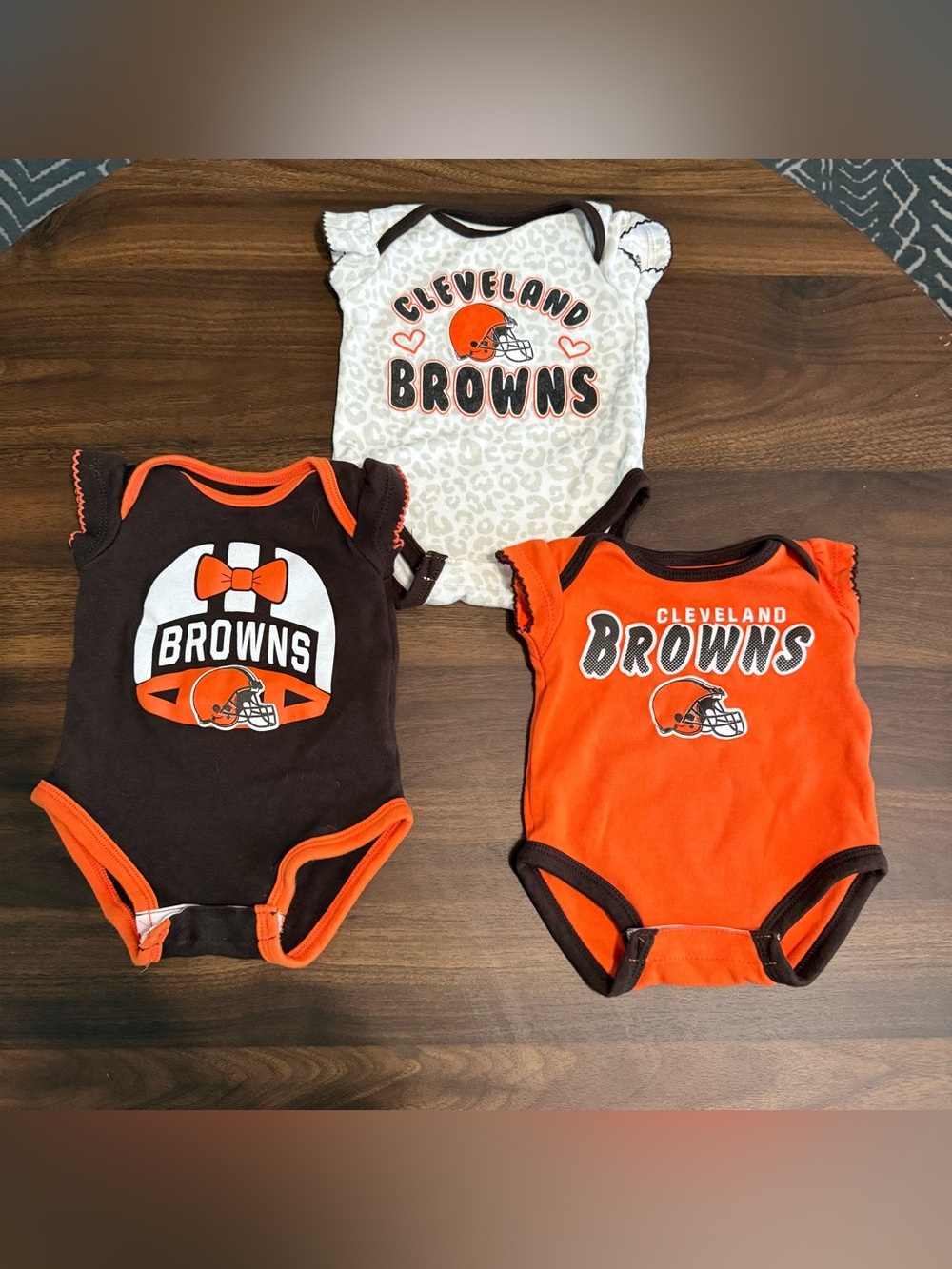 Baby girl Cleveland Browns onesie set